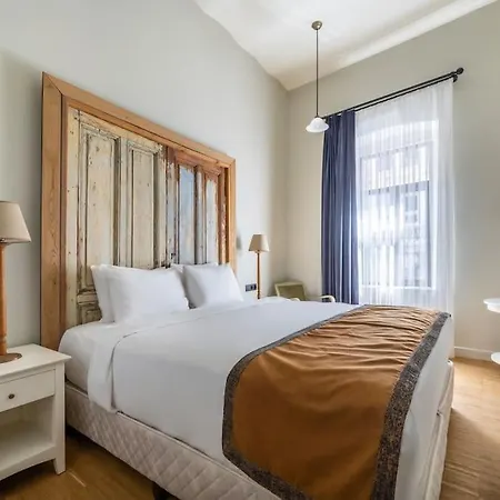 Spacious Flat In Galata Apartman